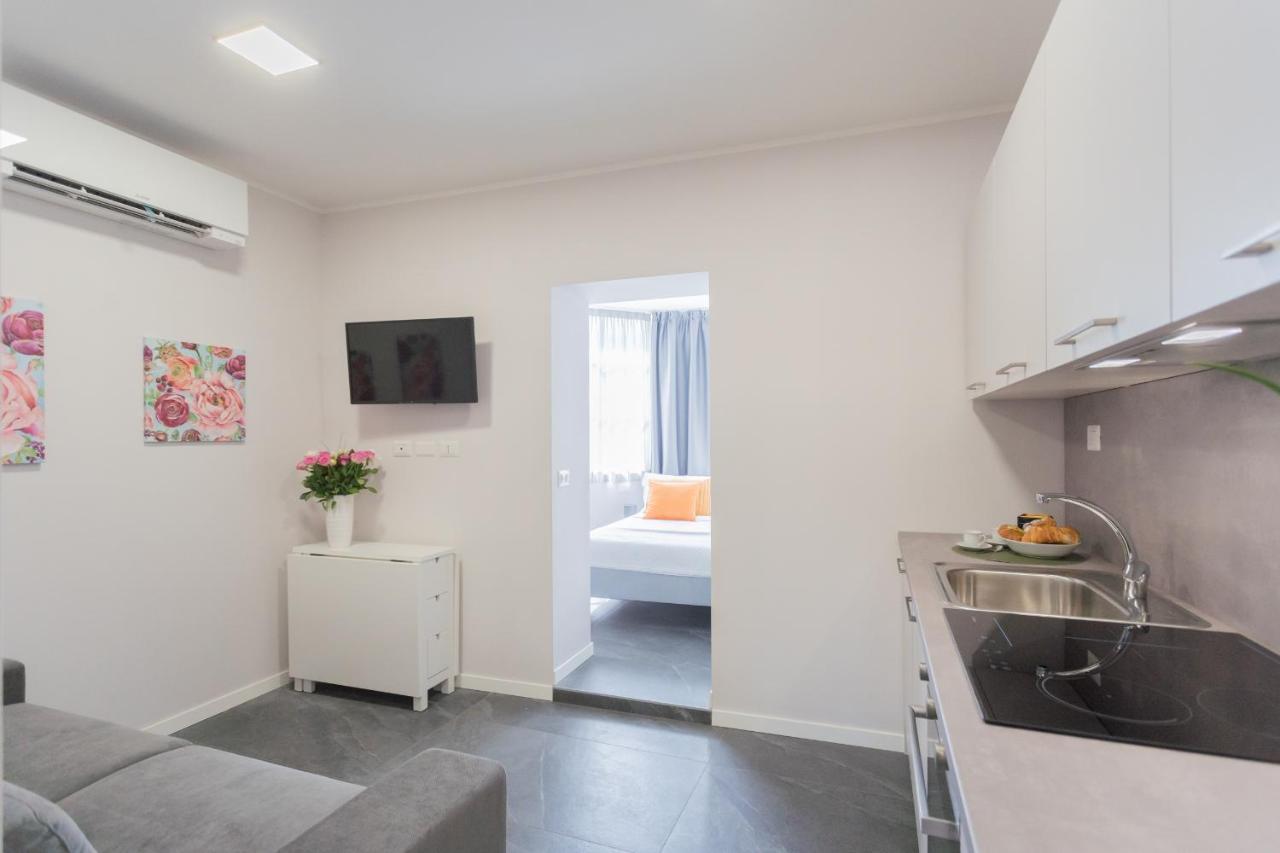Sant'Agostino Apartments By Rent All Комо Экстерьер фото