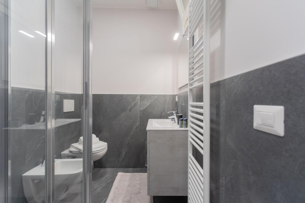 Sant'Agostino Apartments By Rent All Комо Экстерьер фото