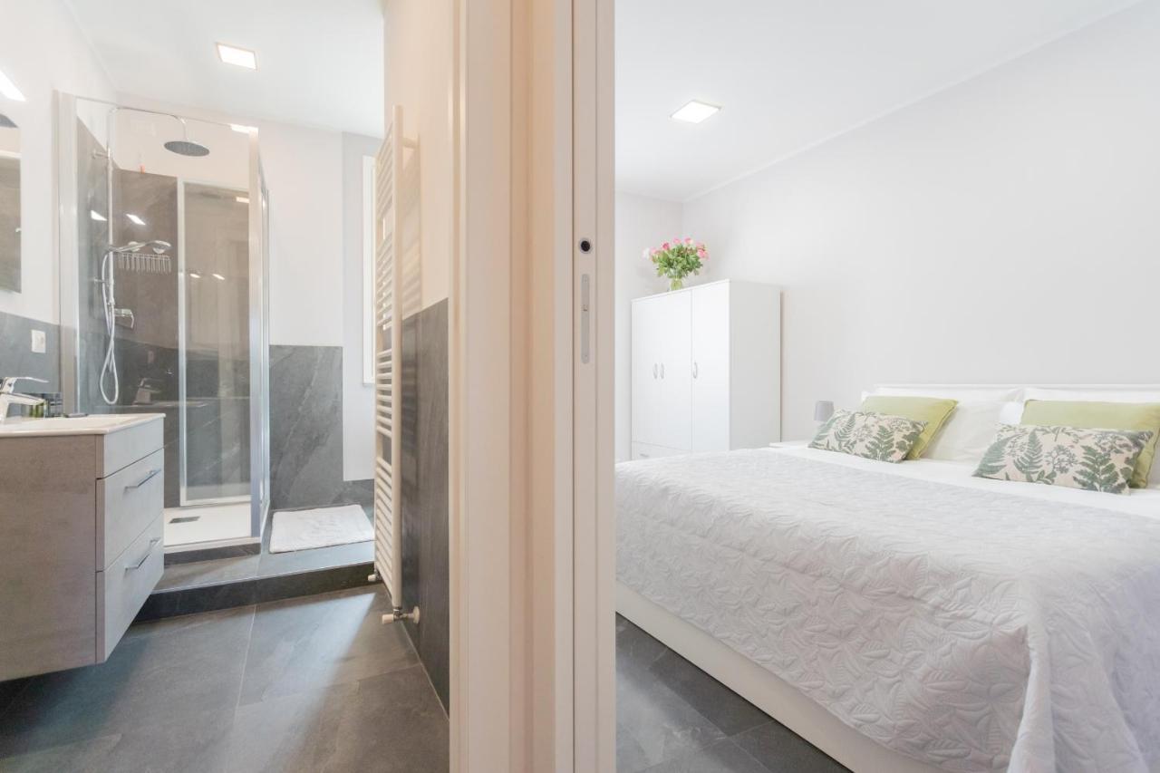Sant'Agostino Apartments By Rent All Комо Экстерьер фото