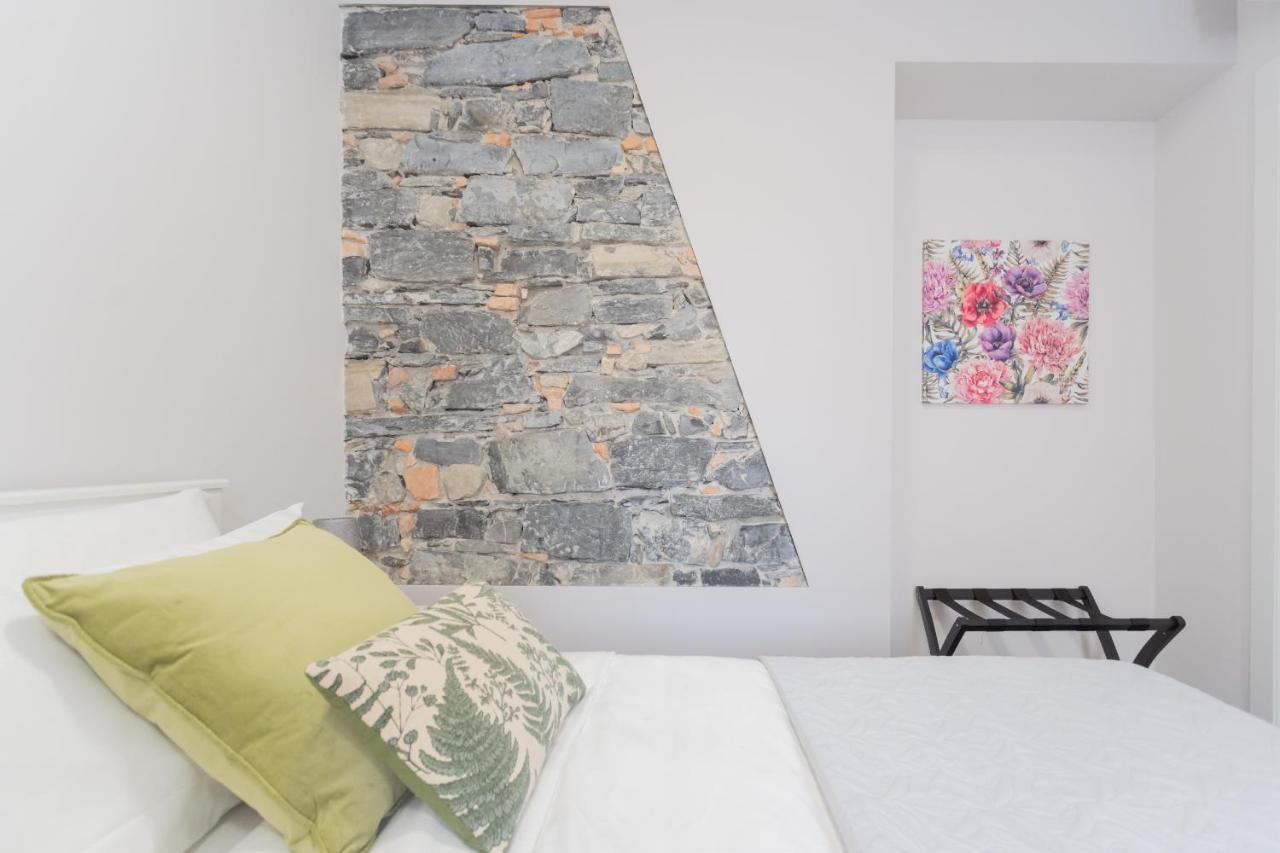 Sant'Agostino Apartments By Rent All Комо Экстерьер фото