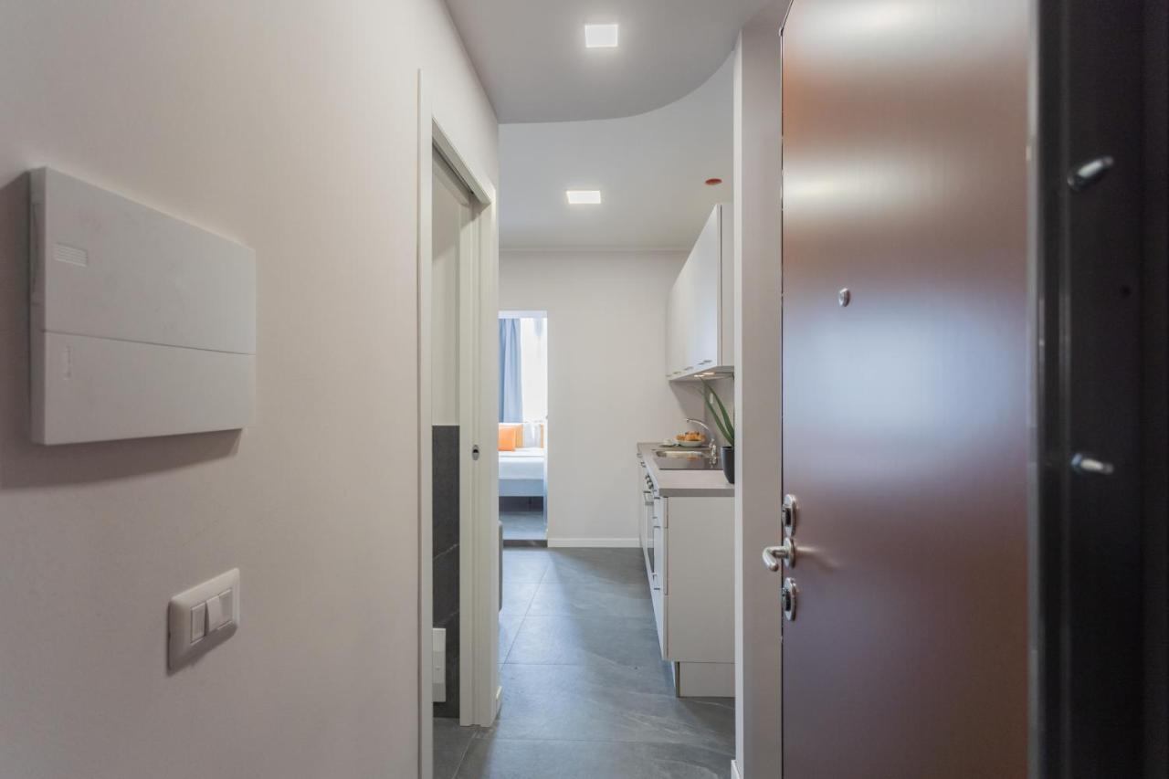 Sant'Agostino Apartments By Rent All Комо Экстерьер фото