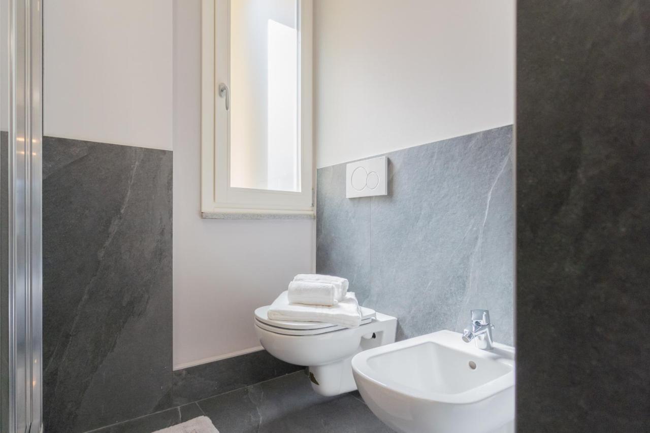 Sant'Agostino Apartments By Rent All Комо Экстерьер фото