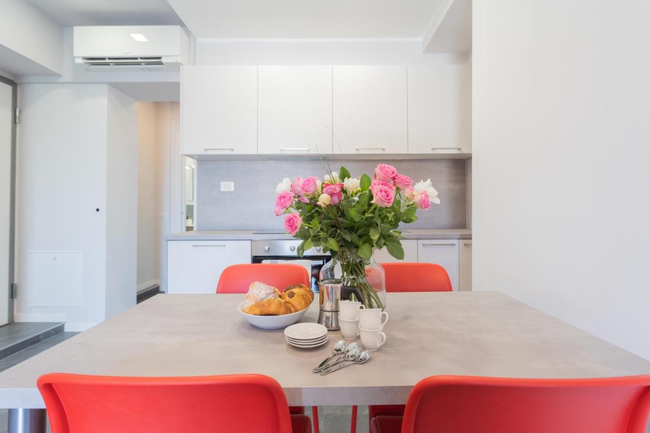 Sant'Agostino Apartments By Rent All Комо Экстерьер фото