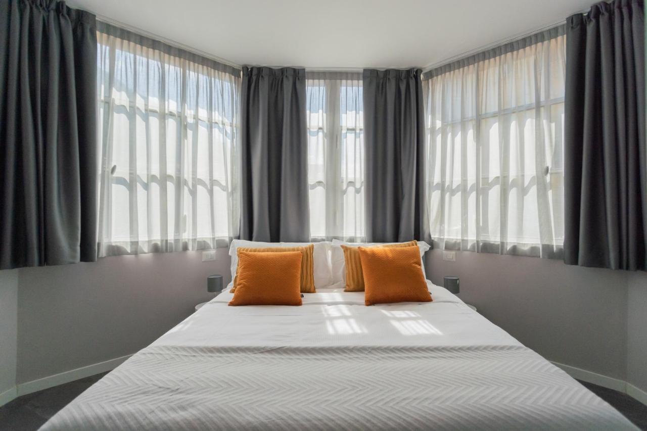 Sant'Agostino Apartments By Rent All Комо Экстерьер фото